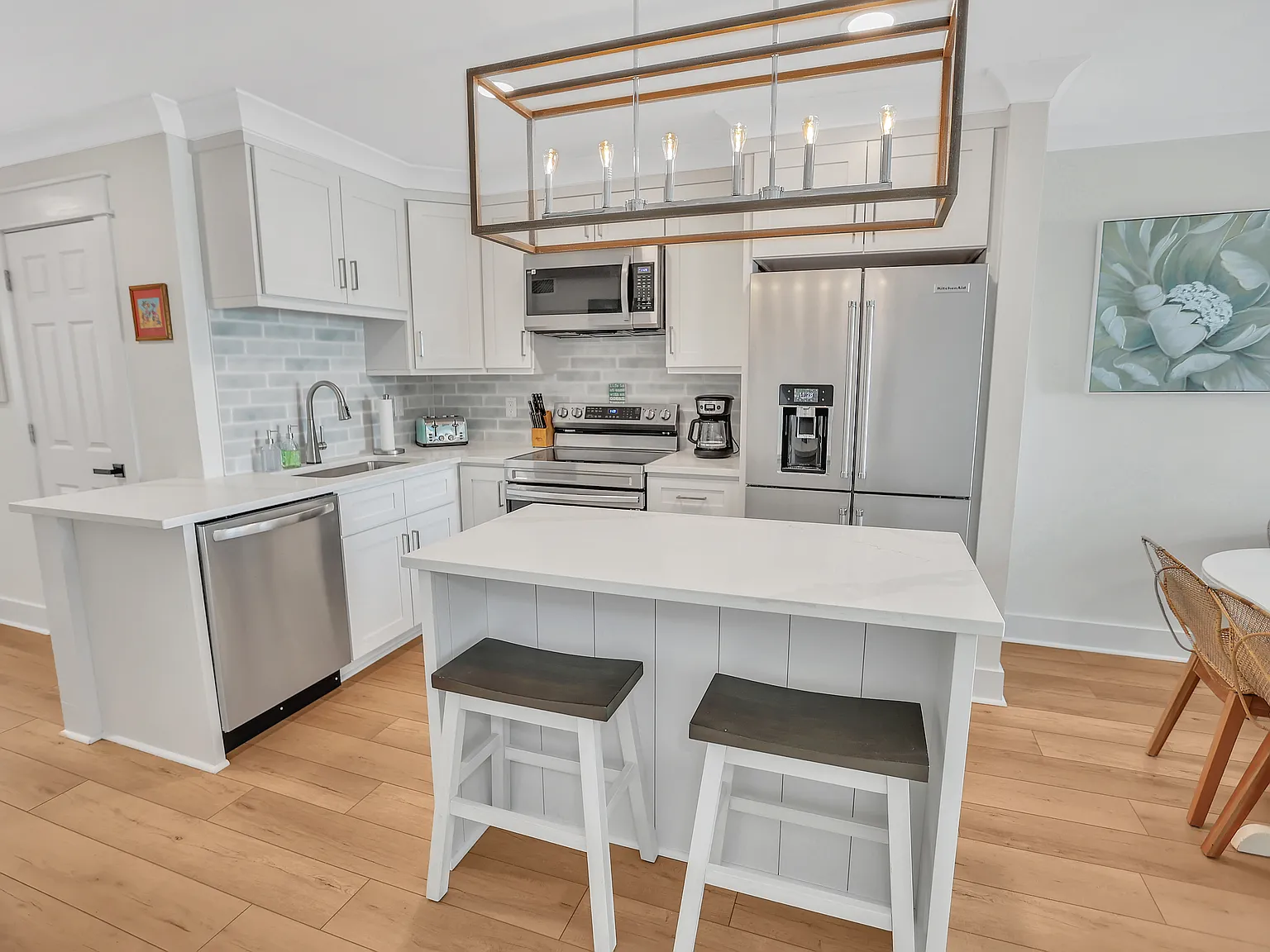 3 bed, 1032 sqft, $2,850 — Photo 3