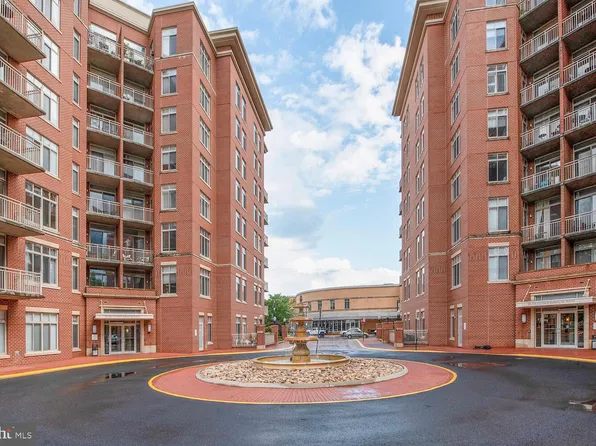 4480 Market Commons Dr Unit 215, Fairfax, VA 22033