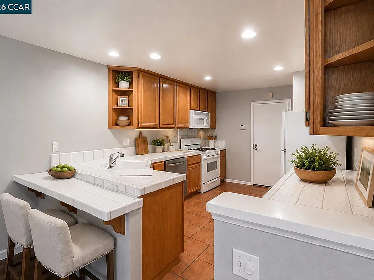 435 Regal Lily Ln — Photo 12