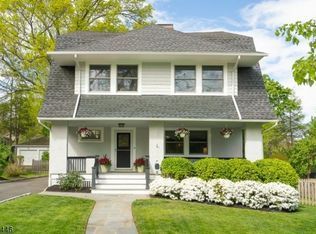 31 Ridgewood Ter, Maplewood, NJ 07040