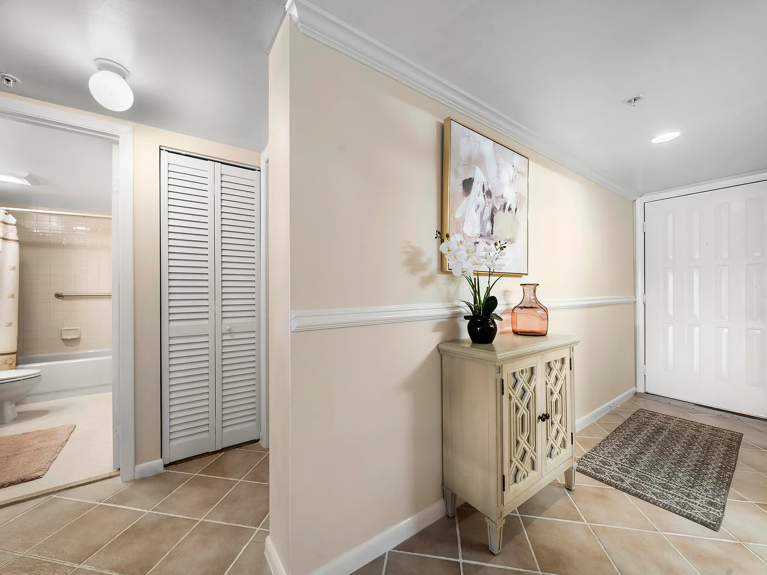 2 bed, 2.0 bath, 1385 sqft, $4,800 — Photo 3