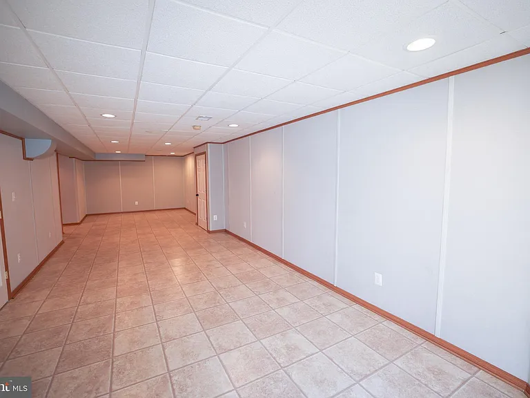 23891 Deep Hollow Ln — Photo 38