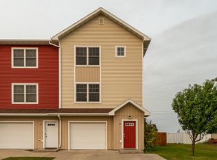 721 Promenade Ct, Grand Forks, ND 58203