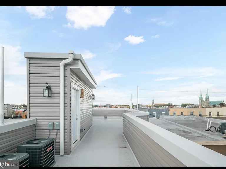 3127 Richmond St #3 — Photo 9