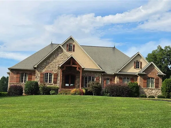 1201 Brook Acres Trl, Clemmons, NC 27012