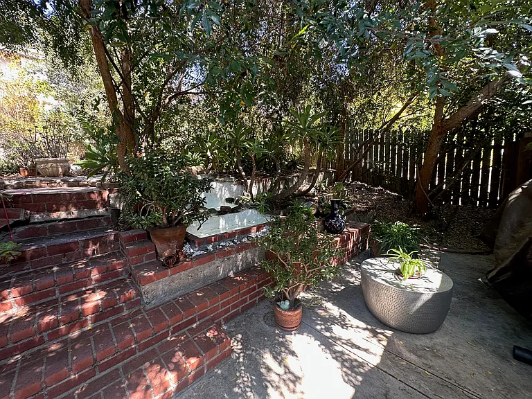 Sierra Villa Dr — Photo 4