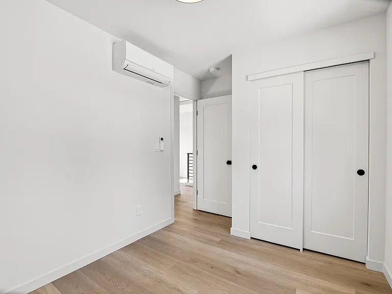 14321 Interlake Ave N #B — Photo 12