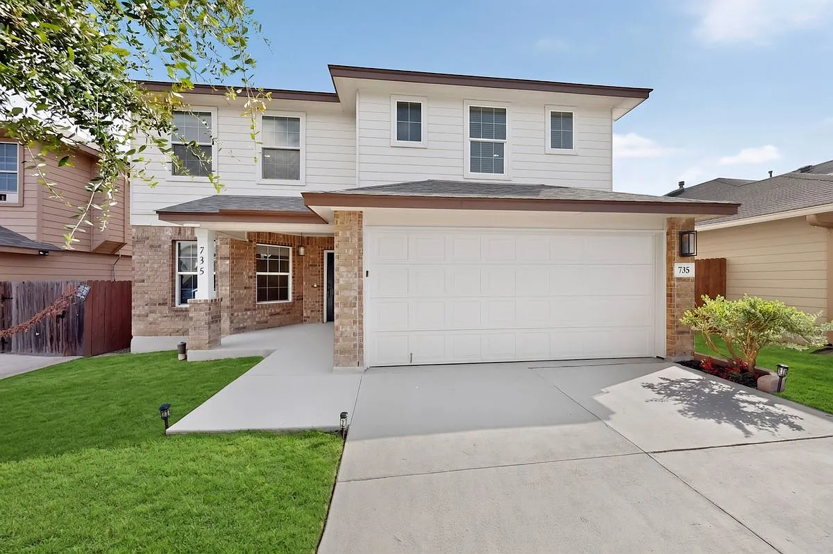 4 bed, 2.5 bath, 2152 sqft, $2,050 — Photo 2