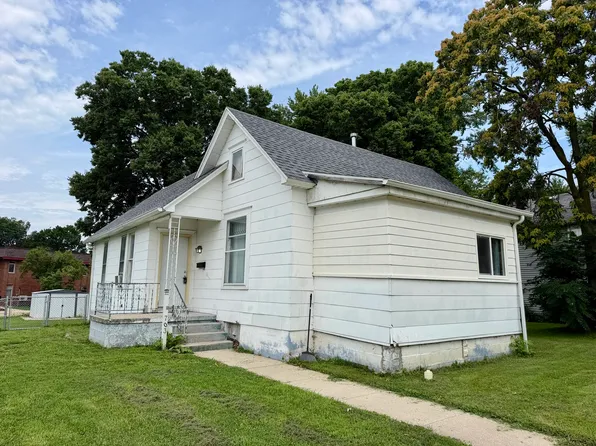 703 Park Pl, Sterling, IL 61081