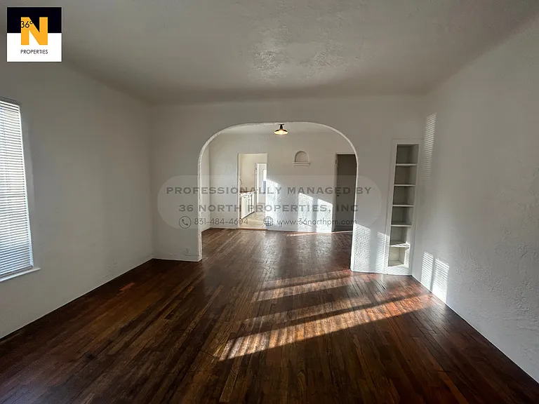 216 7th Street — Photo 2