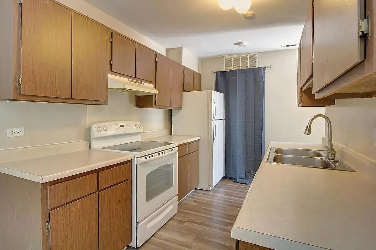 3 bed, 1500 sqft, $2,500 — Photo 3