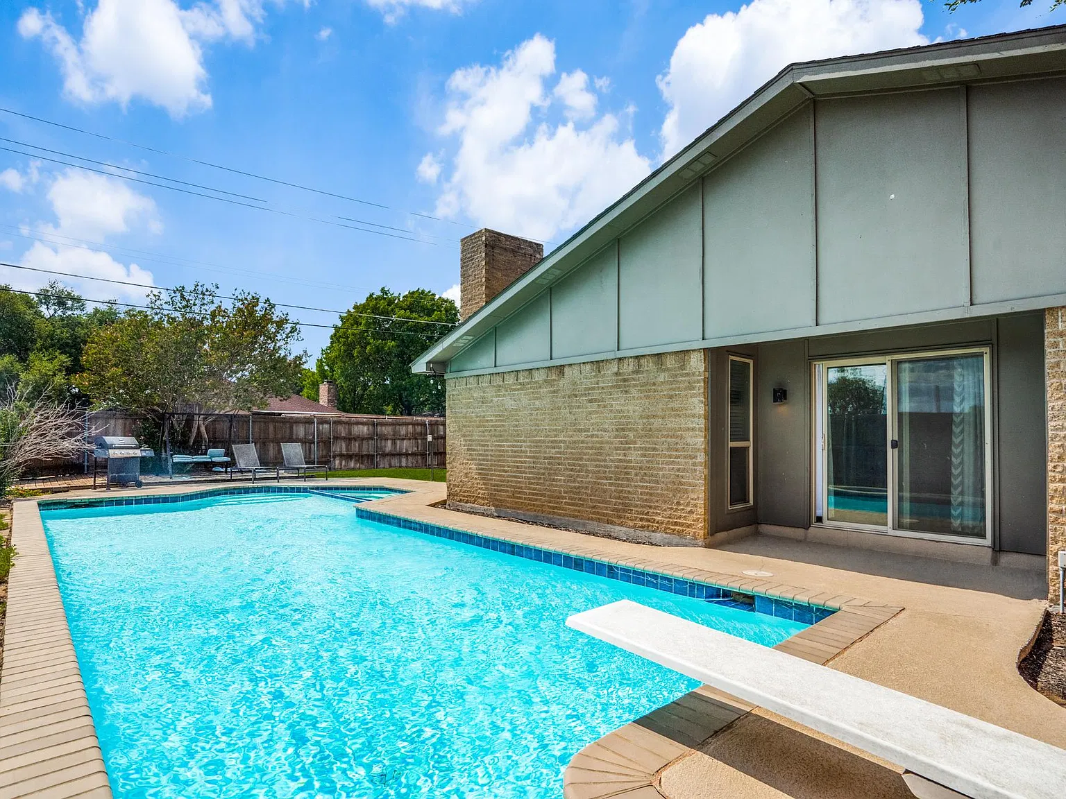 4 bed, 2100 sqft, $3,250 — Photo 4