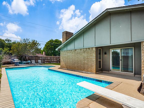4th image of 4003 Green Oaks Dr