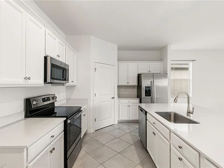 2525 Kona Way — Photo 4