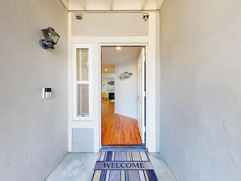 36 Campton Pl — Photo 3