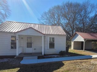 110 Fall Hollow Ln, Troutman, NC 28166