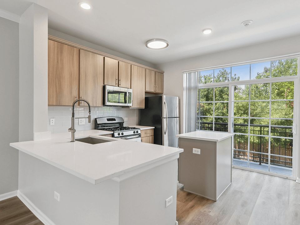 Davey Two Bedroom Townhome - renovated kitchen with island and nice views