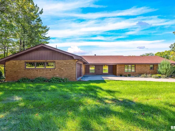 1381 Oak Dr, Lacon, IL 61540