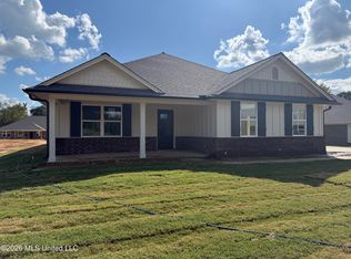 8823 Jackson Ln, Olive Branch, MS 38654