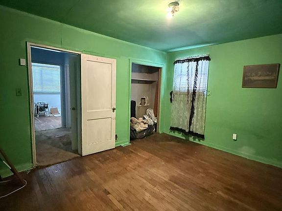3rd image of 40 58th St SE