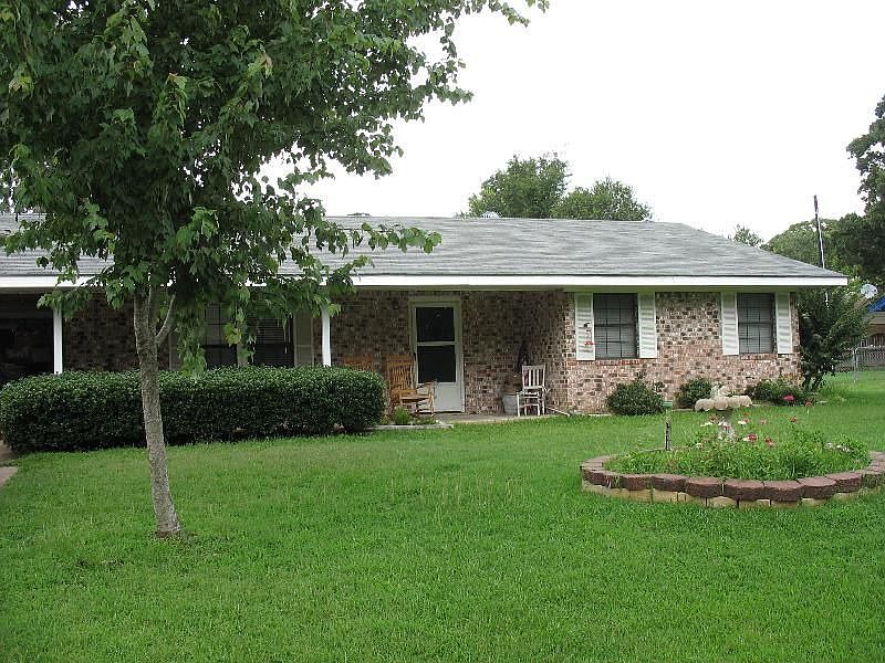 1st image of 582 Tallyho Ln