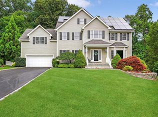 32 Waterview Dr, Ossining, NY 10562