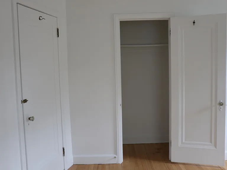 221 Green Ave #2 — Photo 13