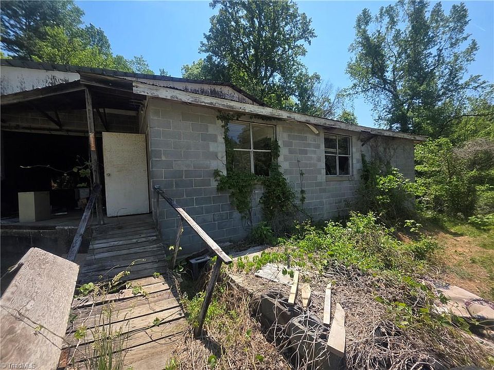 1st image of 1082 Jacob St