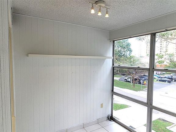 4th image of 17620 Atlantic Blvd APT 308-1