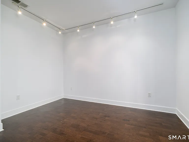77 Havemeyer Ln #303 — Photo 7