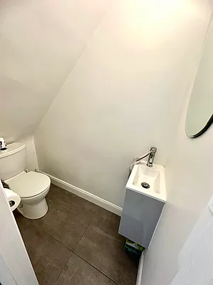 Rented by E Realty International Corp | media 11