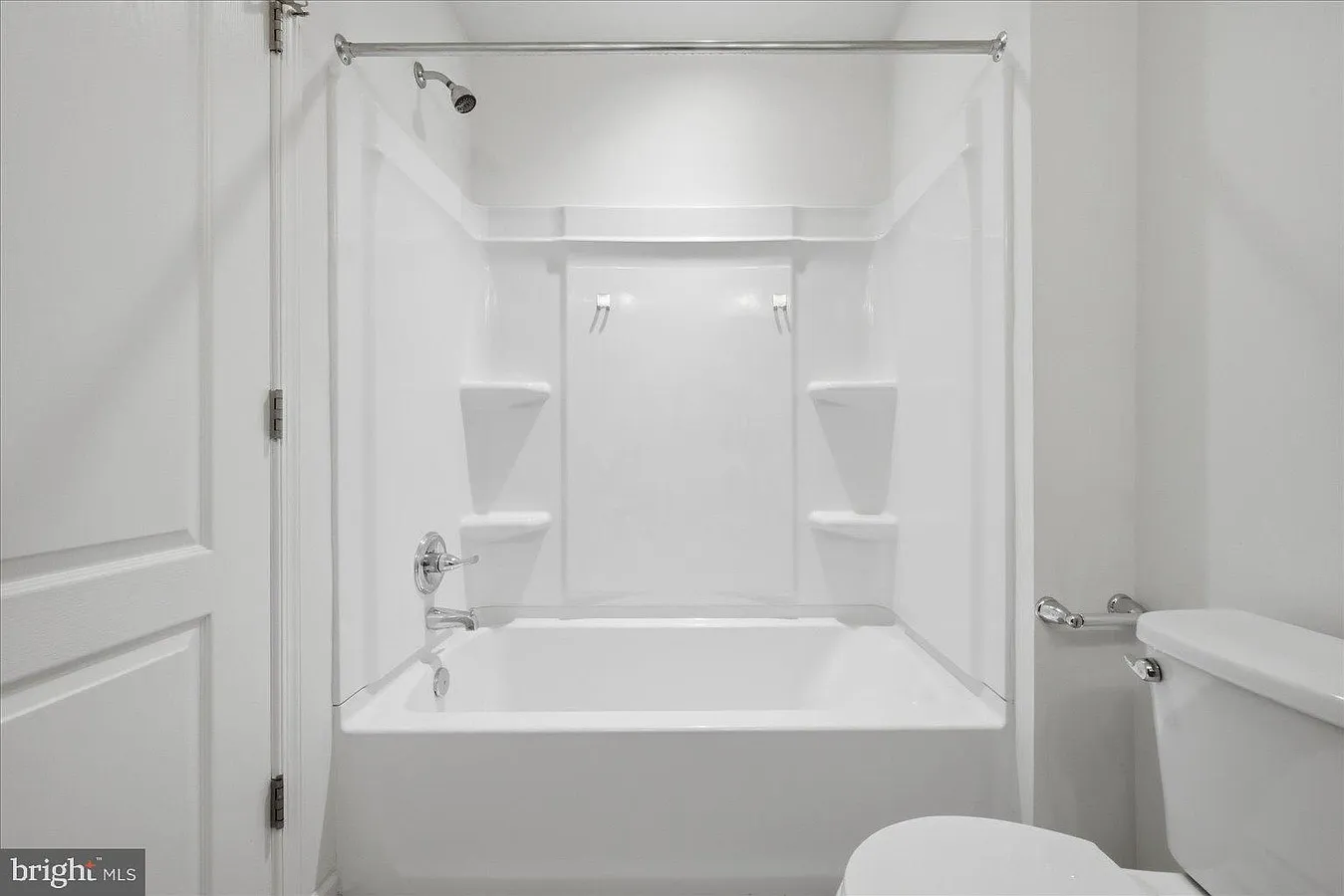 3 bed, 2.5 bath, 1504 sqft, $2,000 — Photo 1