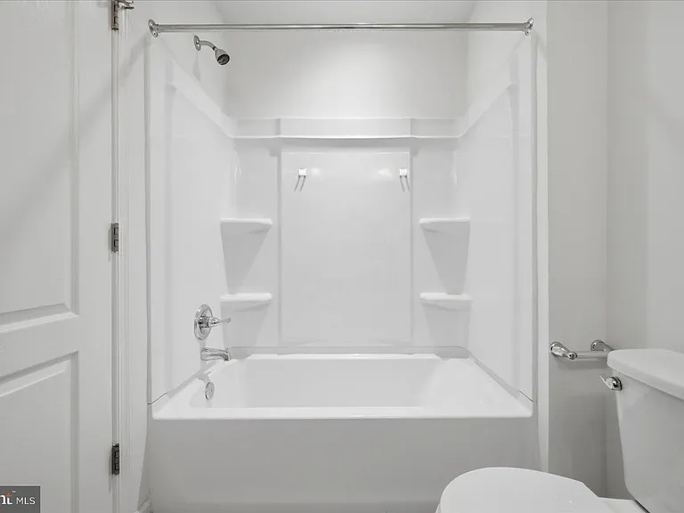 658 Thumper Dr — Photo 1