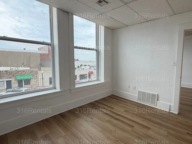 State Street Apartments — Photo 8