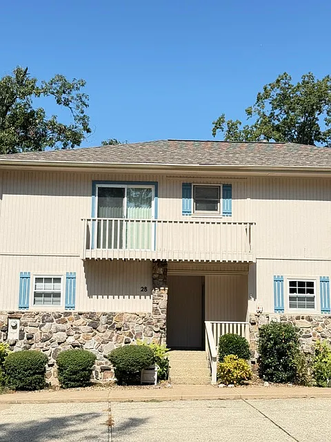 3 bed, 2.5 bath, 1728 sqft, $1,495 — Photo 2