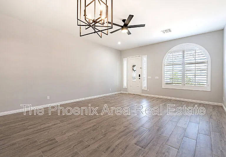 2823 E Tulsa St — Photo 4