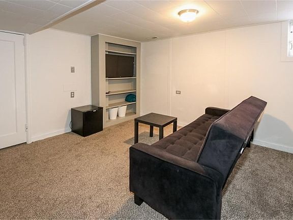 4th image of 951 E Garfield Ave