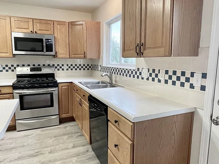 6675 Stonehedge Dr — Photo 13