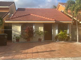 2773 W 54th St, Hialeah, FL 33016