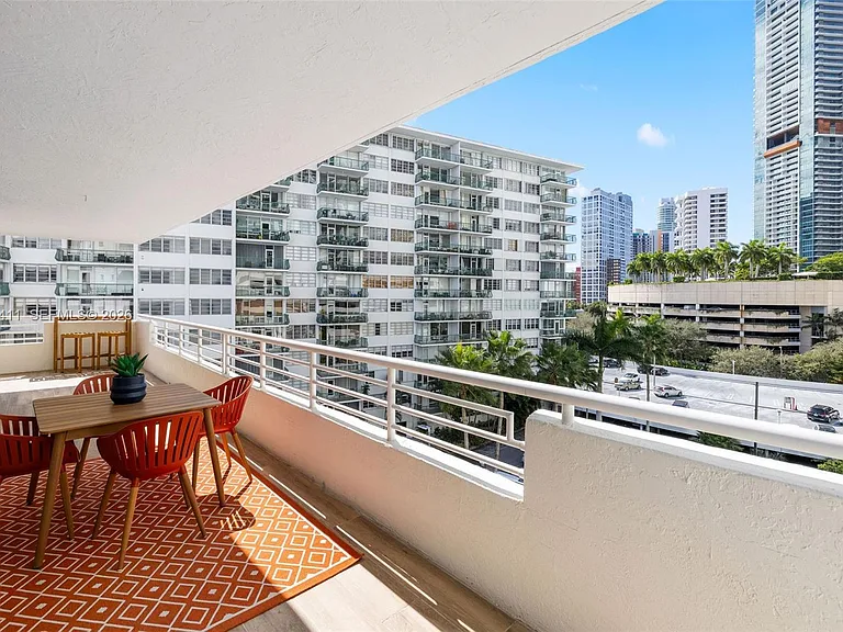 1402 Brickell Bay Dr #603 — Photo 18