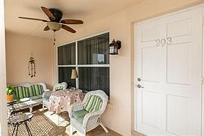 2nd image of 100 SE 6th Avenue #203