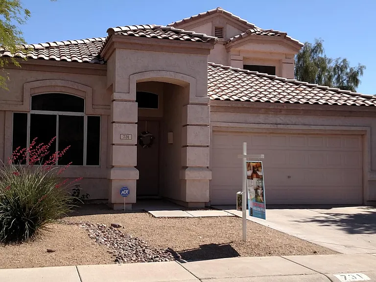 731 W Kent Pl — Photo 1