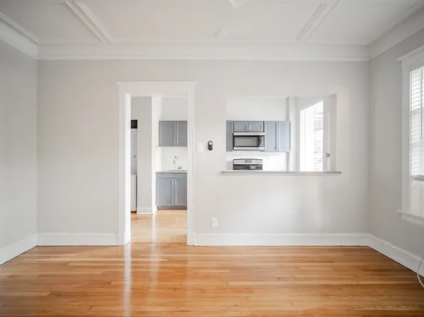 639-47 W. Buckingham, 639 W Buckingham Pl #641-3, Chicago, IL 60657