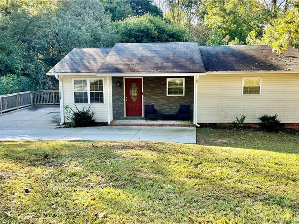 122 Cannon Cir, Wellford, SC 29385