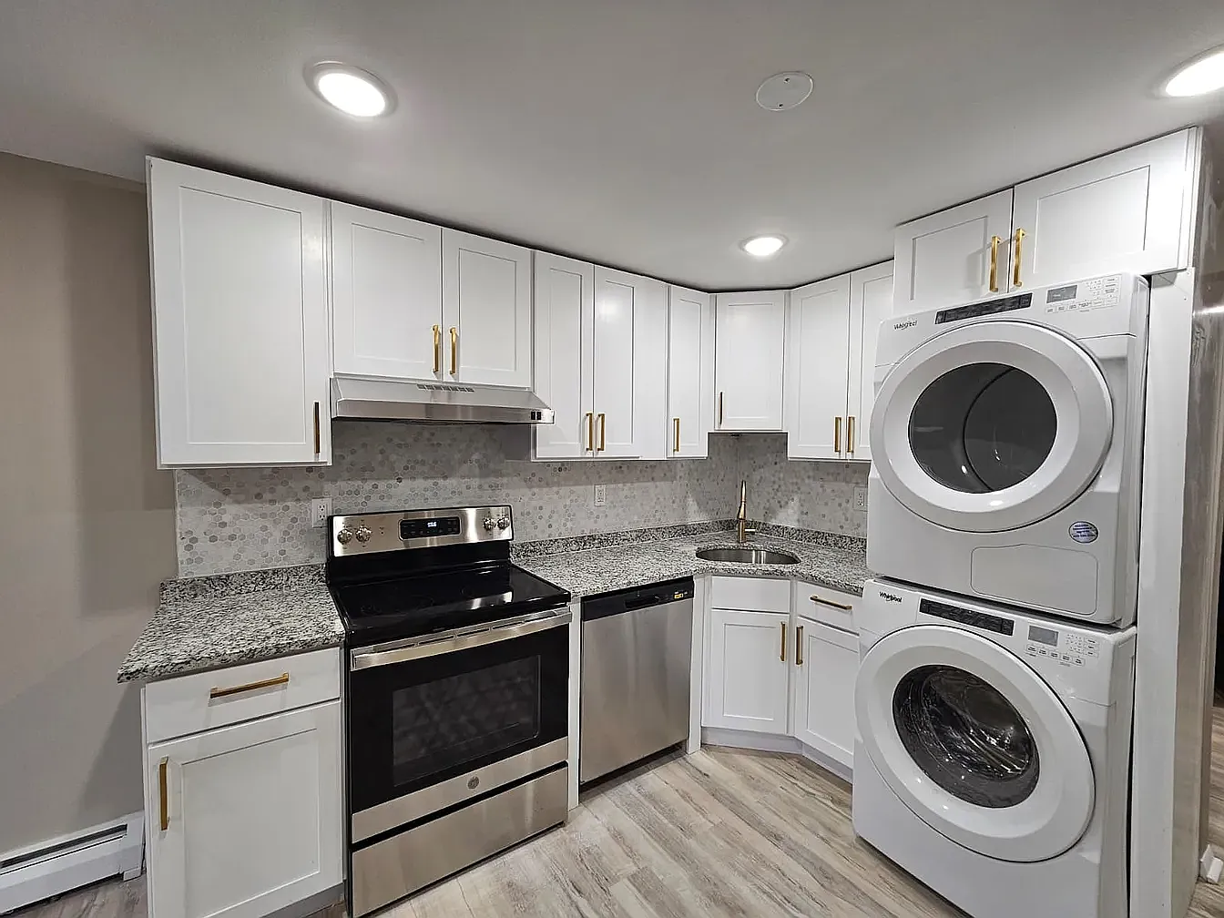 2 bed, 950 sqft, $1,800 — Photo 2