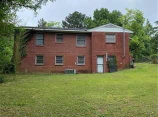 907 N Church St, Tuskegee, AL 36083