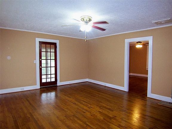 2nd image of 575 Stark St #A