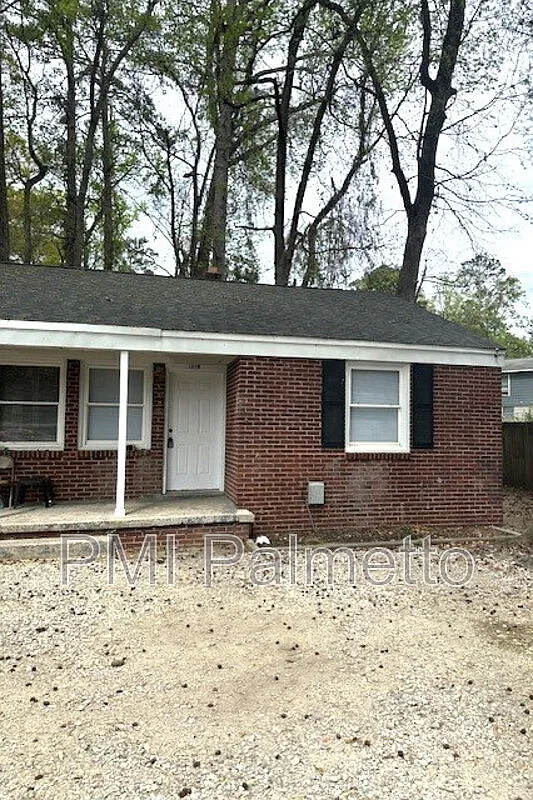 2 bed, 1.0 bath, 900 sqft, $1,100 — Photo 2