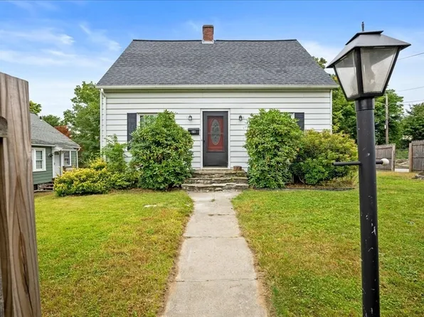 28 Ball St, Worcester, MA 01603