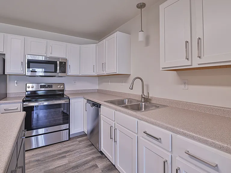 West Ridge Apartments — Photo 5